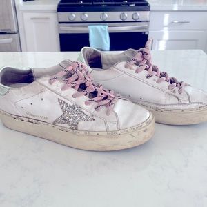 These are $800 golden goose sneakers!” Size 6